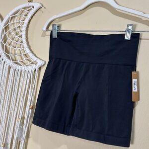 SKIMS Soft Soothing Shorts